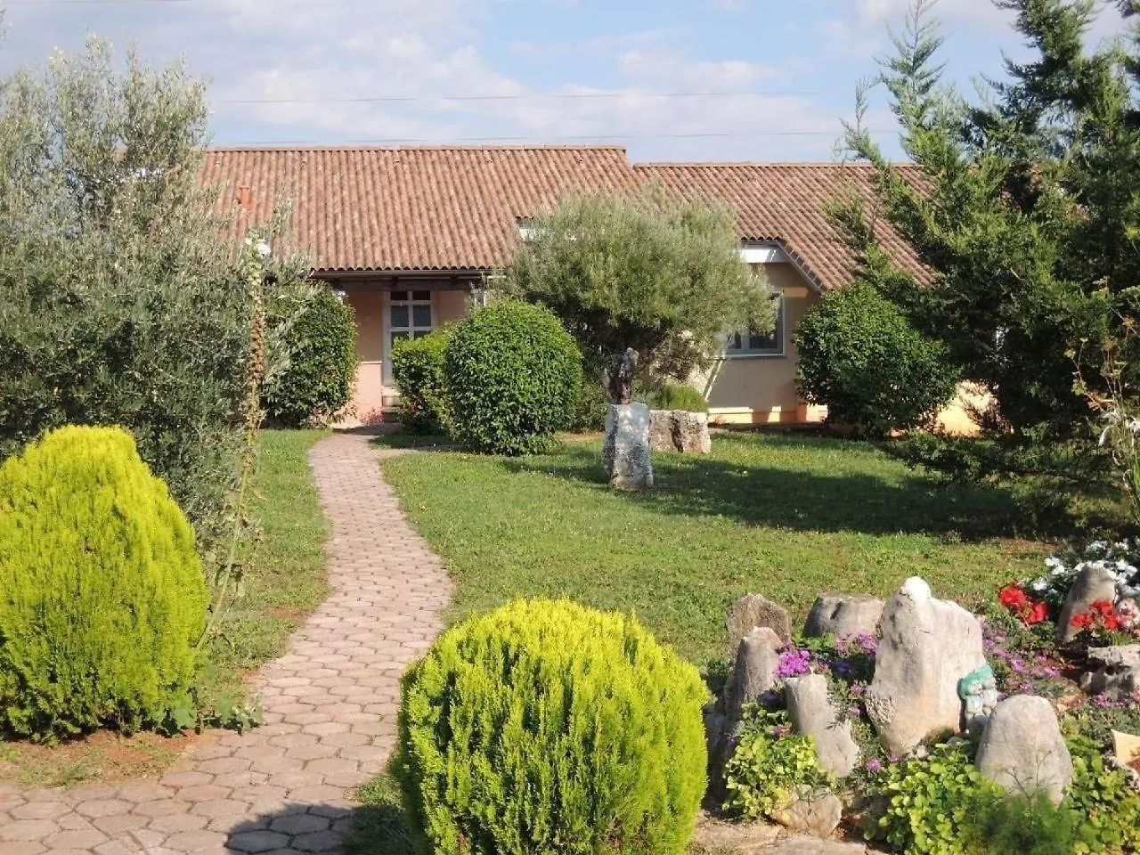 Holiday home Bungalow Mit Pool Und Garten In Porec