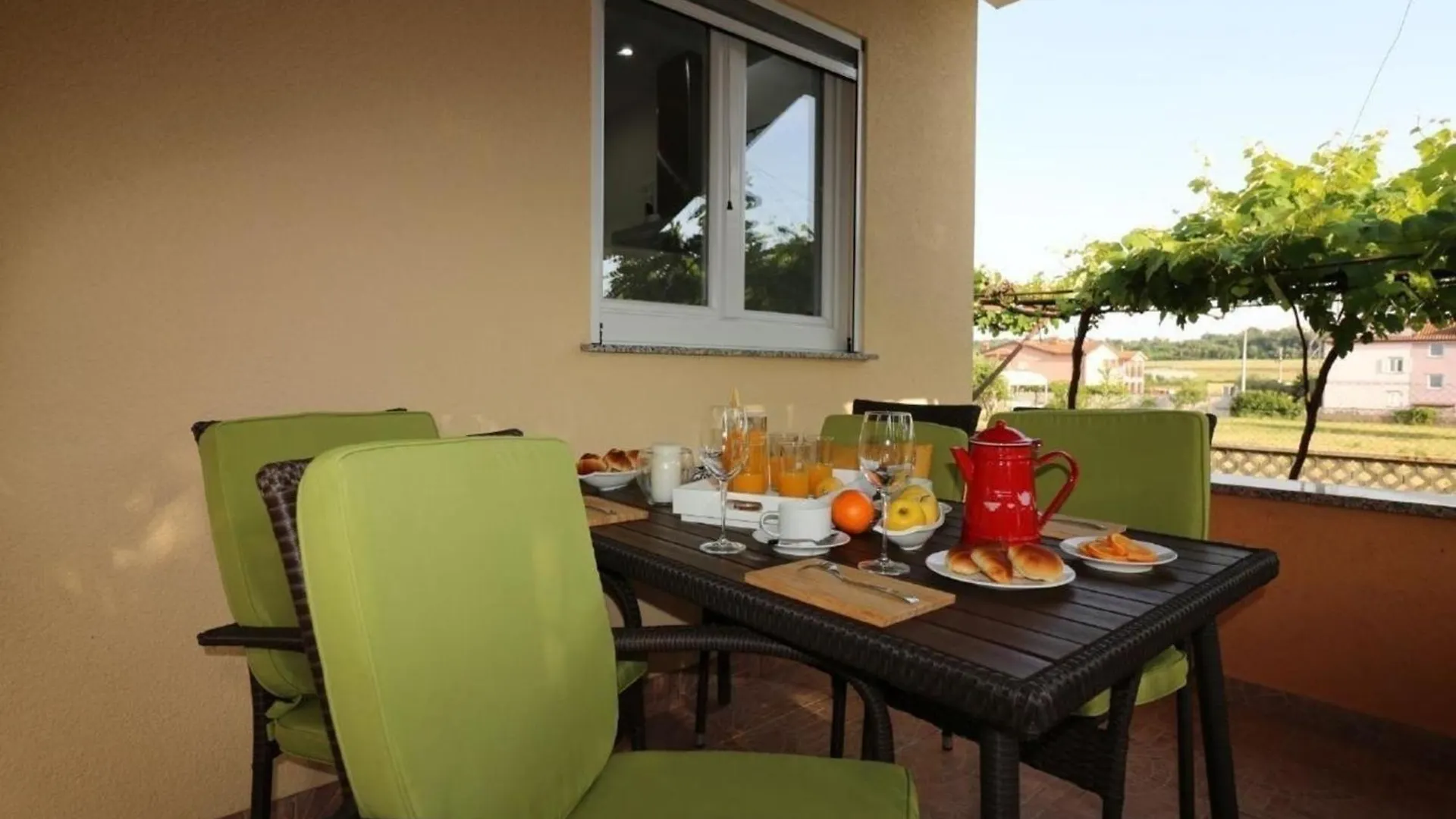 Bungalow Mit Pool Und Garten In Porec Croatia