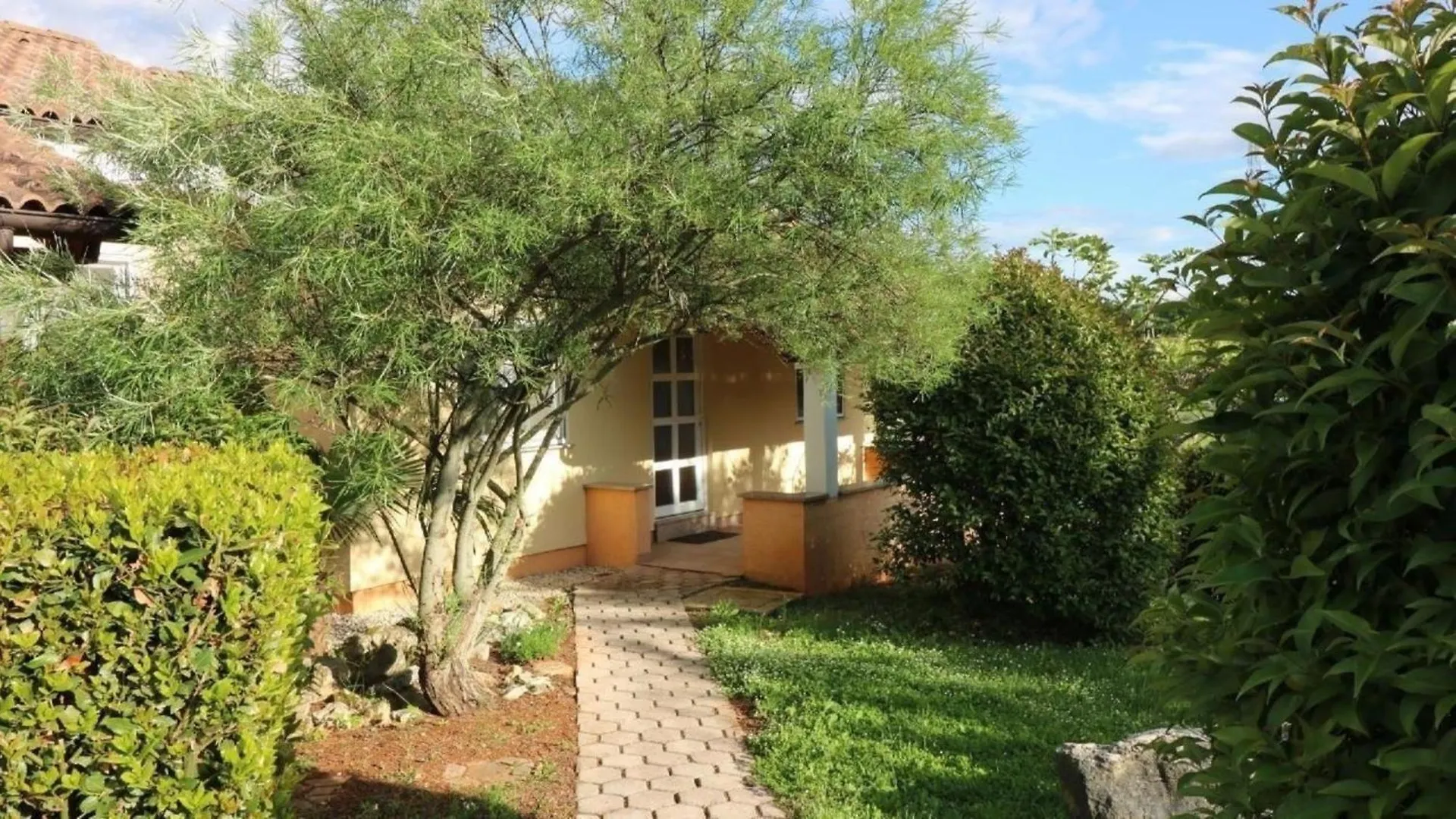 Bungalow Mit Pool Und Garten In Porec 0*,  Croatia