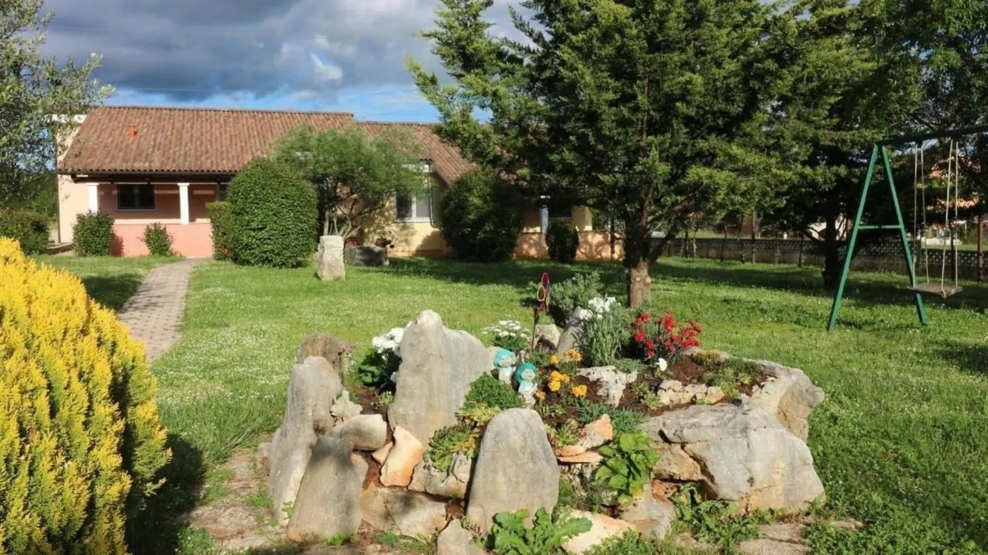 Bungalow Mit Pool Und Garten In Porec Holiday home